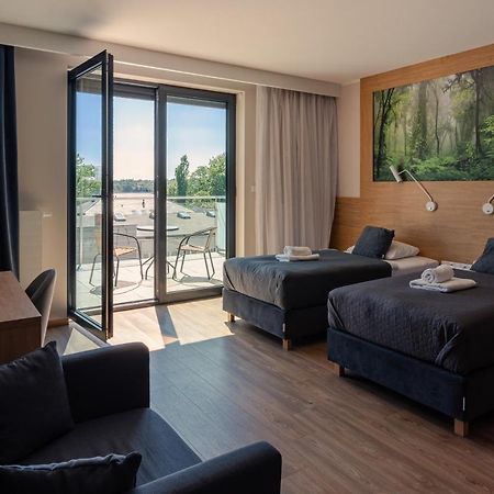 שצ'צ'ינק Hotel Panorama מראה חיצוני תמונה