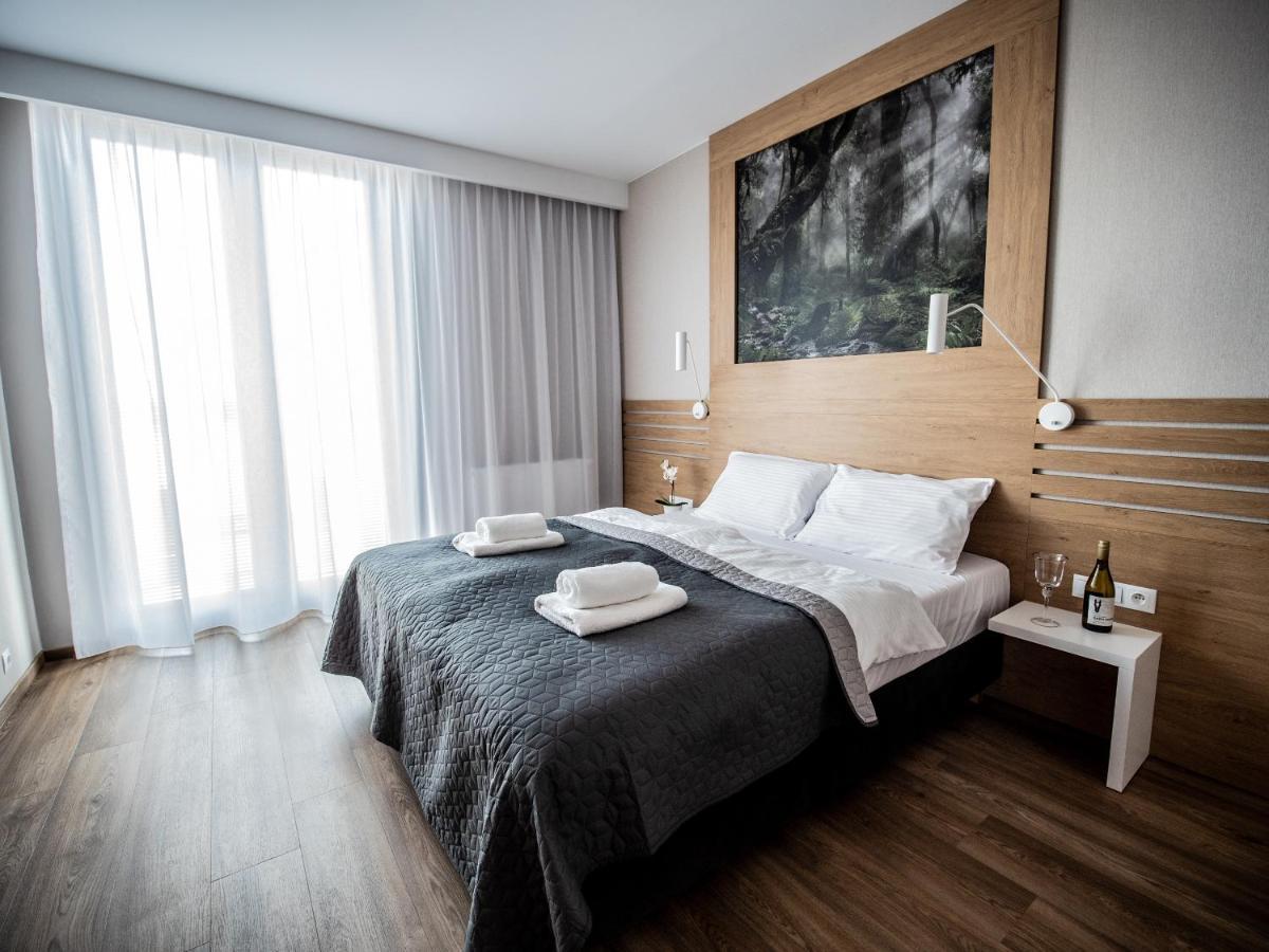 שצ'צ'ינק Hotel Panorama מראה חיצוני תמונה
