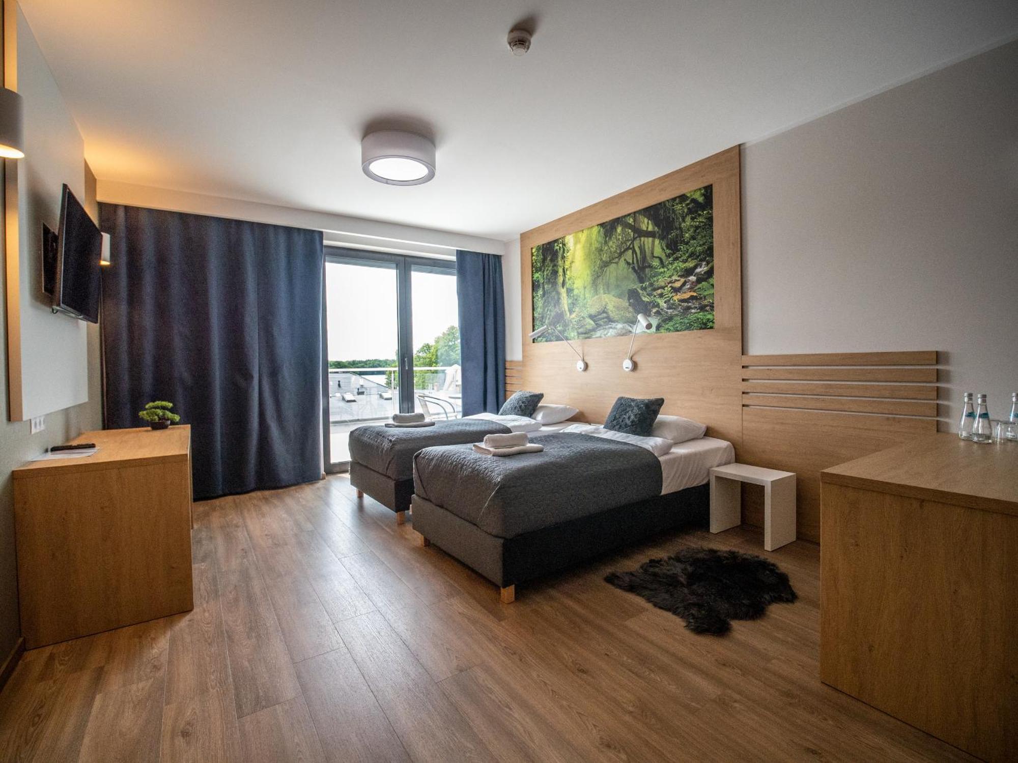 שצ'צ'ינק Hotel Panorama מראה חיצוני תמונה