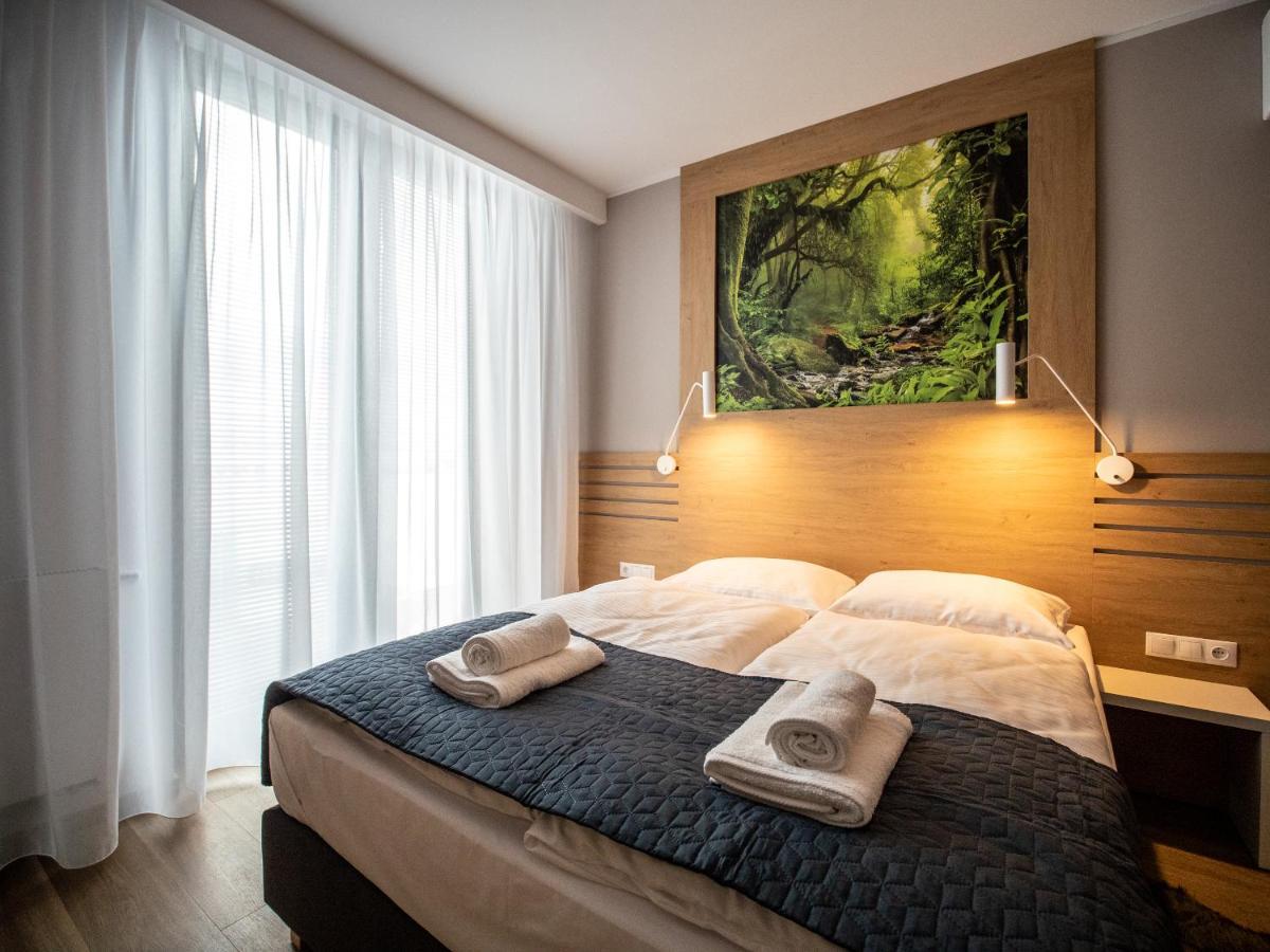 שצ'צ'ינק Hotel Panorama מראה חיצוני תמונה