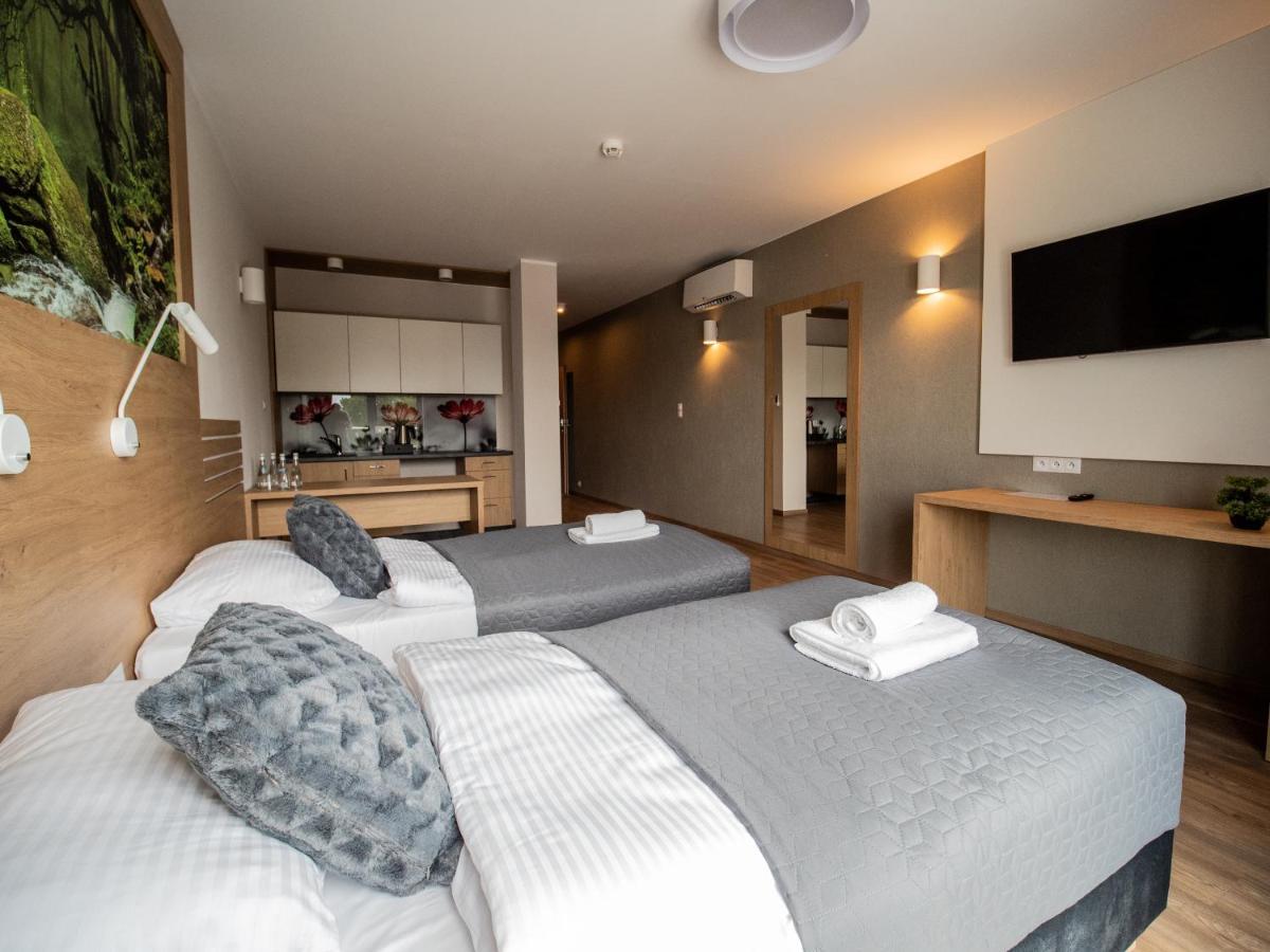 שצ'צ'ינק Hotel Panorama מראה חיצוני תמונה
