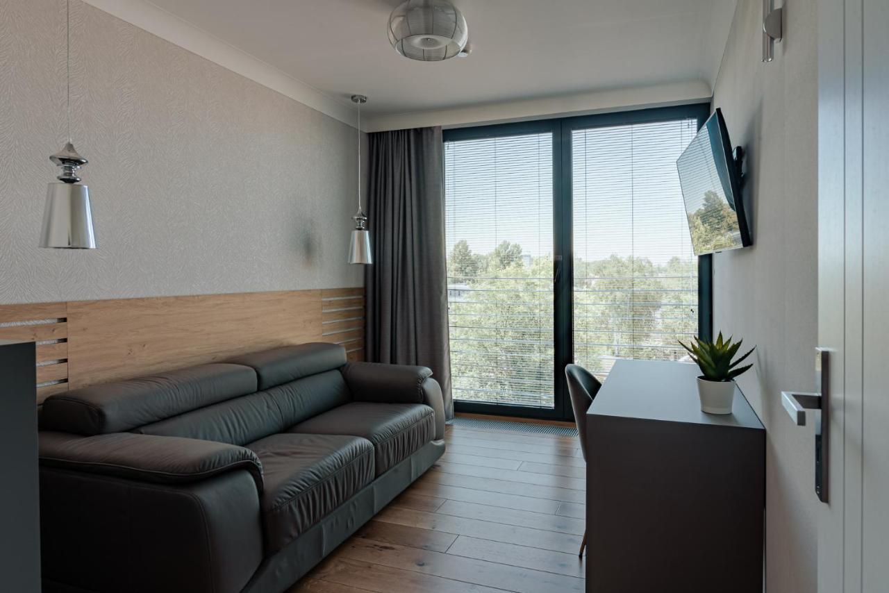 שצ'צ'ינק Hotel Panorama מראה חיצוני תמונה
