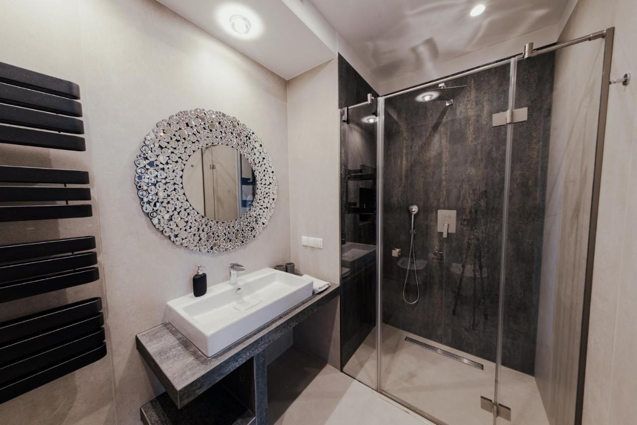 שצ'צ'ינק Hotel Panorama מראה חיצוני תמונה