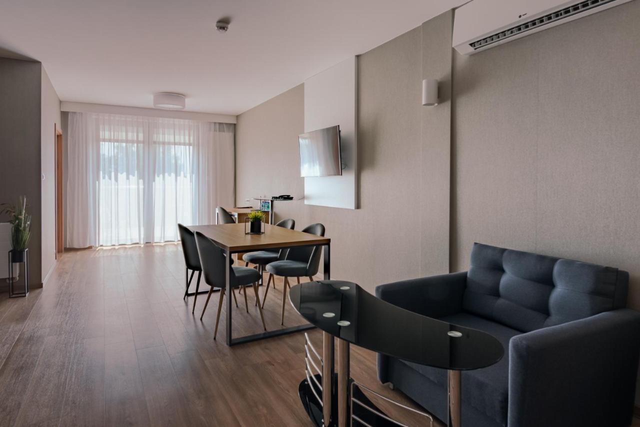 שצ'צ'ינק Hotel Panorama מראה חיצוני תמונה