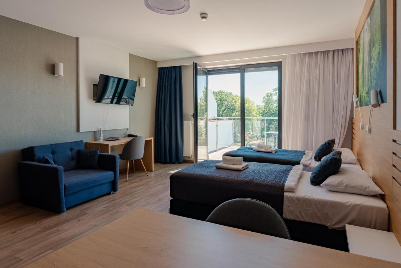 שצ'צ'ינק Hotel Panorama מראה חיצוני תמונה