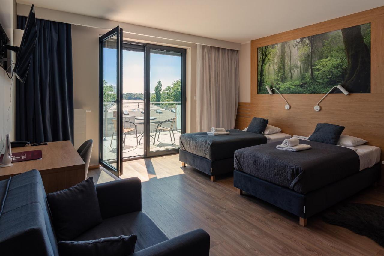 שצ'צ'ינק Hotel Panorama מראה חיצוני תמונה